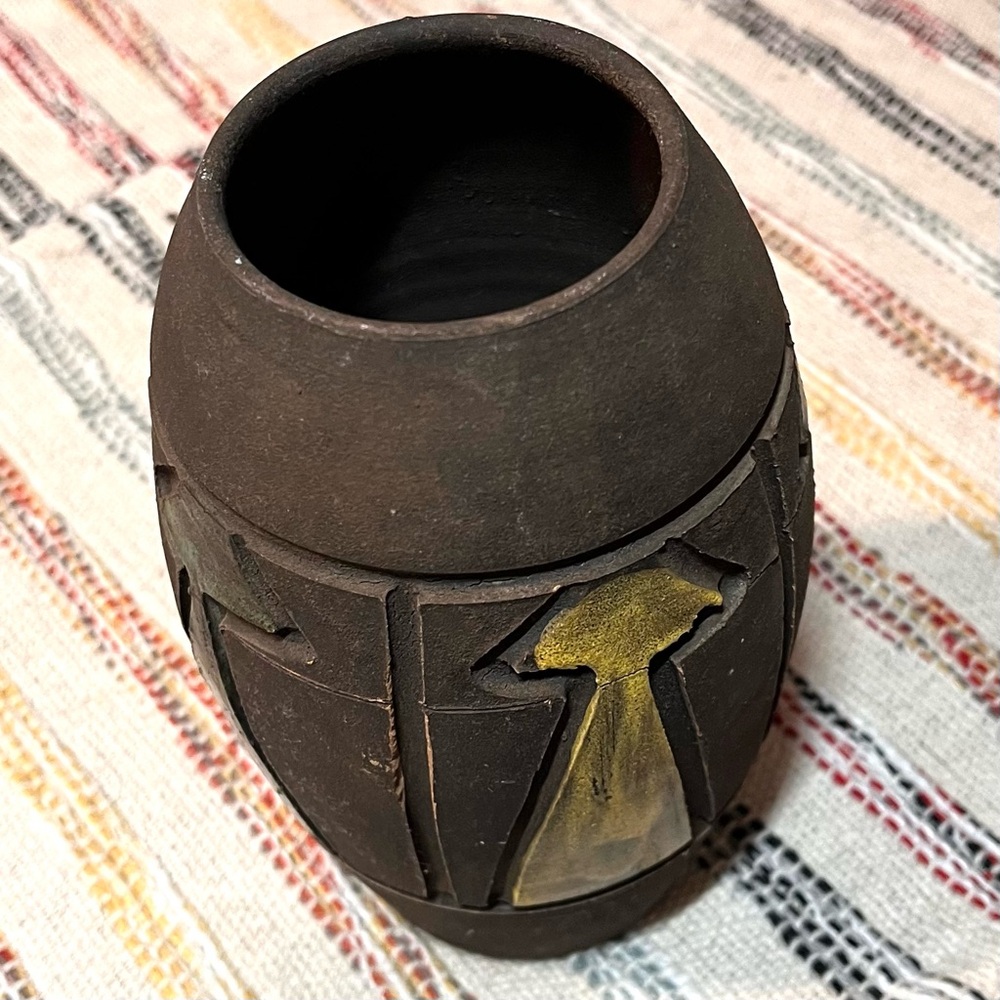 Italian Vase 7 Inches Tall Matte Gray Brownish Pottery Etched Handpainted Design